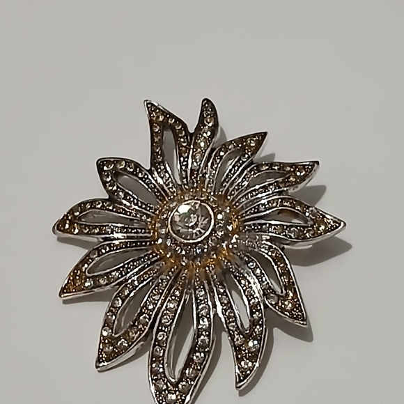 Vintage Silver BROOCH PIN Flower / Faux Diamonds - Picture 11 of 15